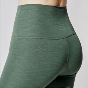 Beyond Yoga Ribbed Green High Rise Legging Small